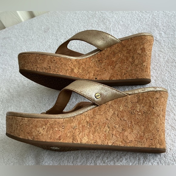 UGG Metallic Gold Cork Wedges Sz 7.5 - Picture 6 of 9